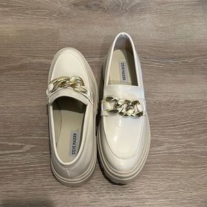 *NEW NEVER WORN* Steve Madden Makira Loafer